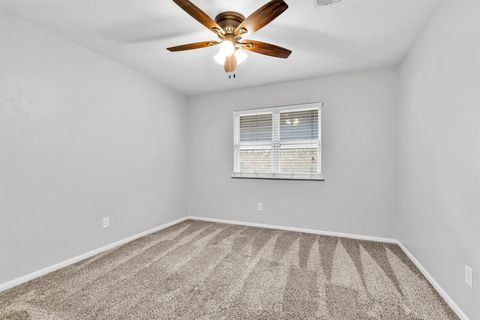 Tiny photo for 115 Red Oak Lane, Conroe, TX 77304 (MLS # 64044070)
