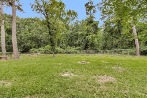 Tiny photo for 115 Red Oak Lane, Conroe, TX 77304 (MLS # 64044070)