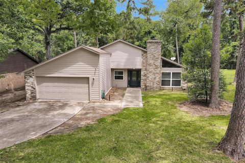 Photo of 115 Red Oak Lane, Conroe, TX 77304 (MLS # 64044070)