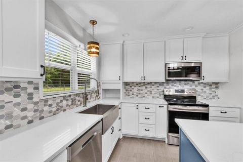 Tiny photo for 115 Red Oak Lane, Conroe, TX 77304 (MLS # 64044070)