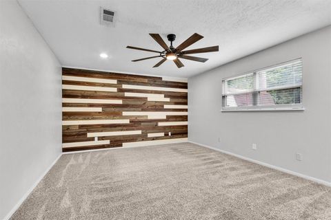 Tiny photo for 115 Red Oak Lane, Conroe, TX 77304 (MLS # 64044070)
