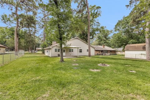 Tiny photo for 115 Red Oak Lane, Conroe, TX 77304 (MLS # 64044070)