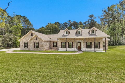 Photo of 150 Sky Oak Lane, Huntsville, TX 77340 (MLS # 897020)