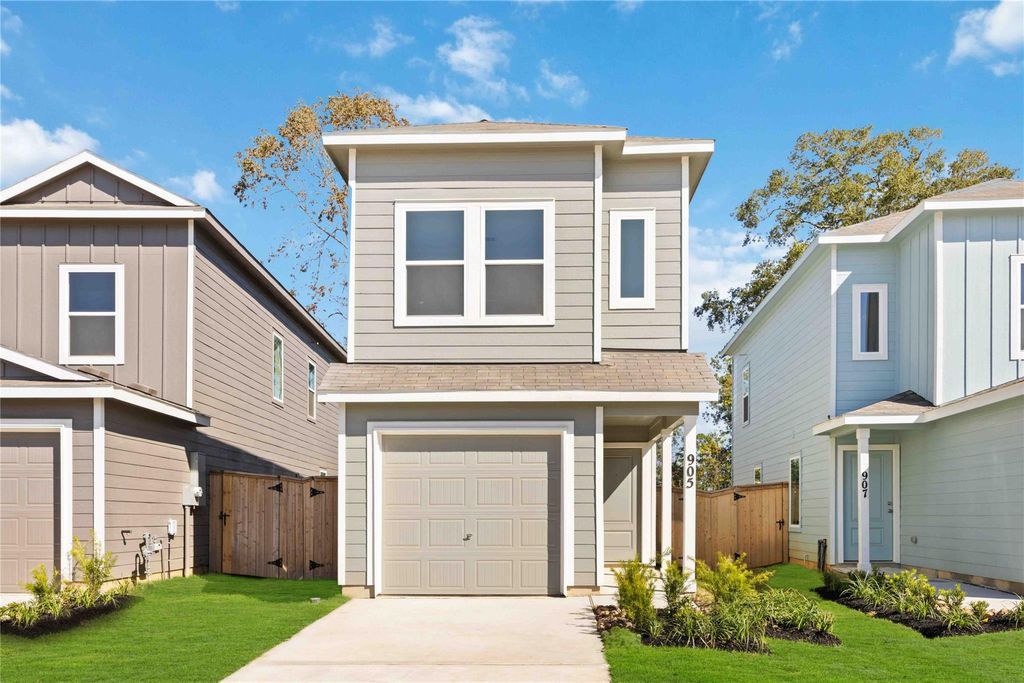 Photo of 905 Pertuso Lane, Huffman, TX 77336 (MLS # 69988562)