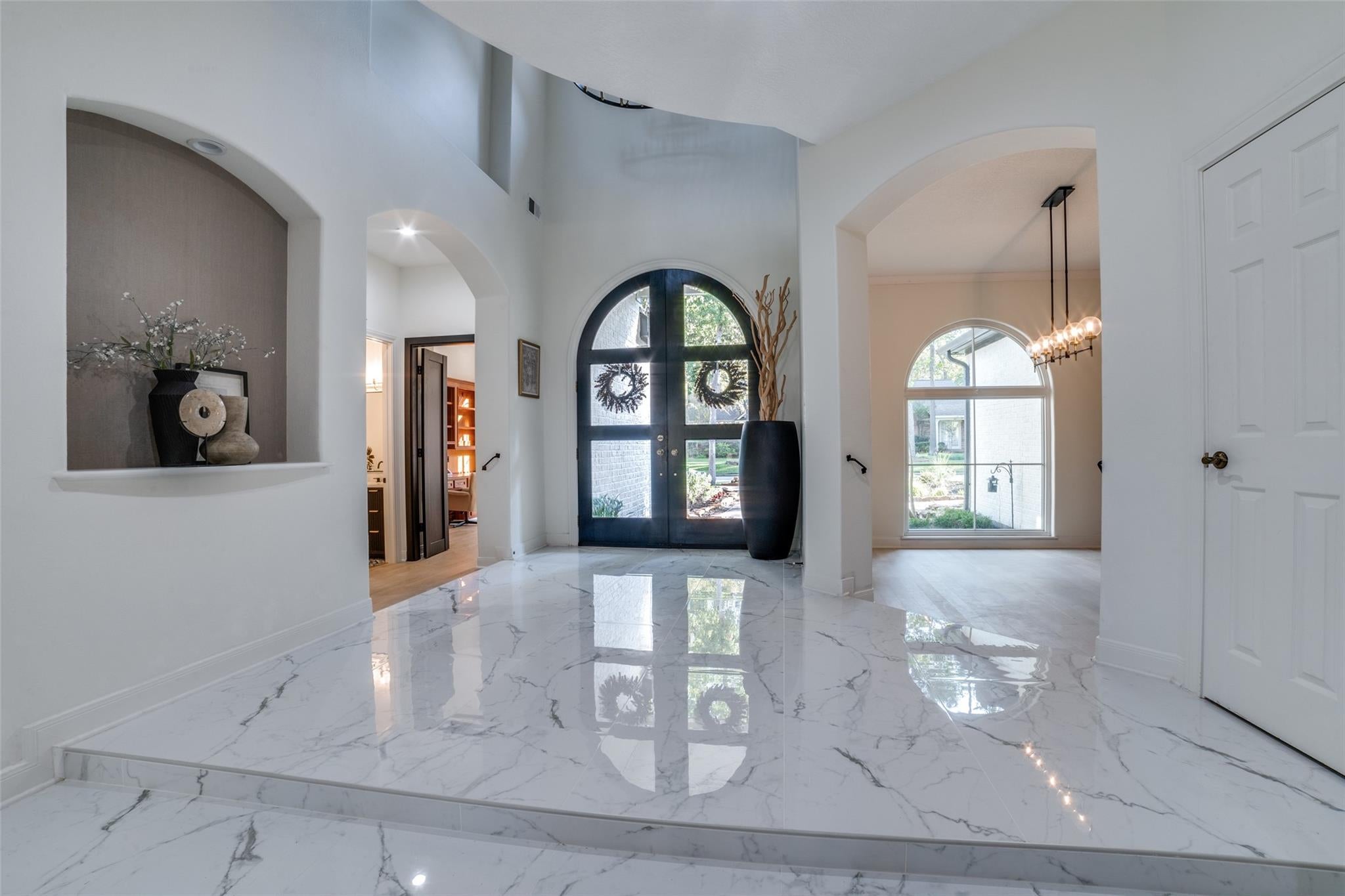83 Promenade Street N