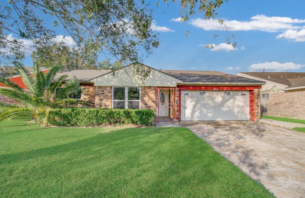 Photo of 11910 Hunkler Drive, Houston, TX 77047 (MLS # 94255213)