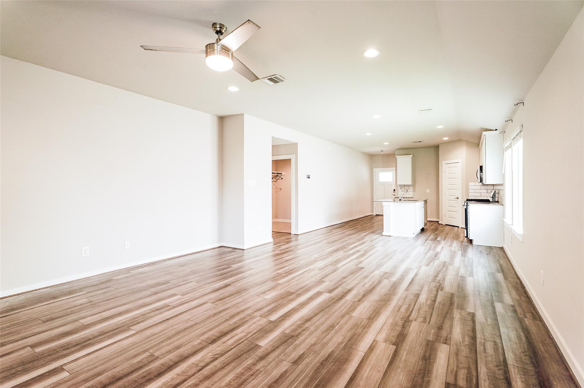 7523 Ramsgate Cliff Lane