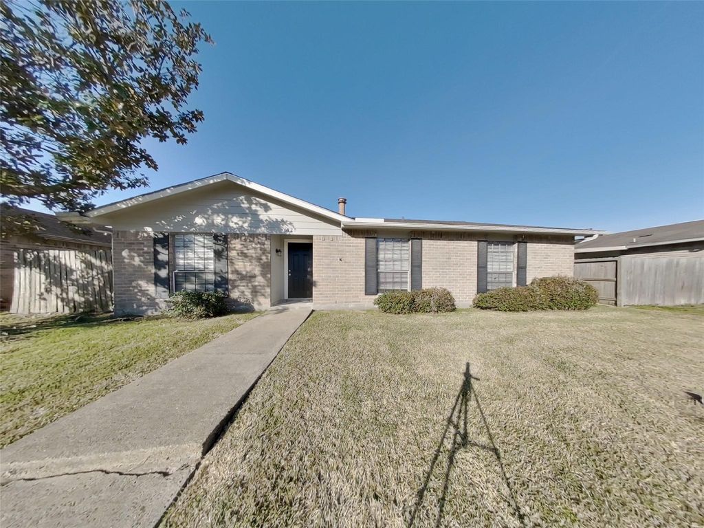 Photo of 6127 Larchbrook Drive, Houston, TX 77049 (MLS # 22899124)