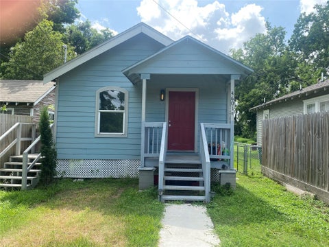 Photo of 4601 Leffingwell Street #B, Houston, TX 77026 (MLS # 47354622)