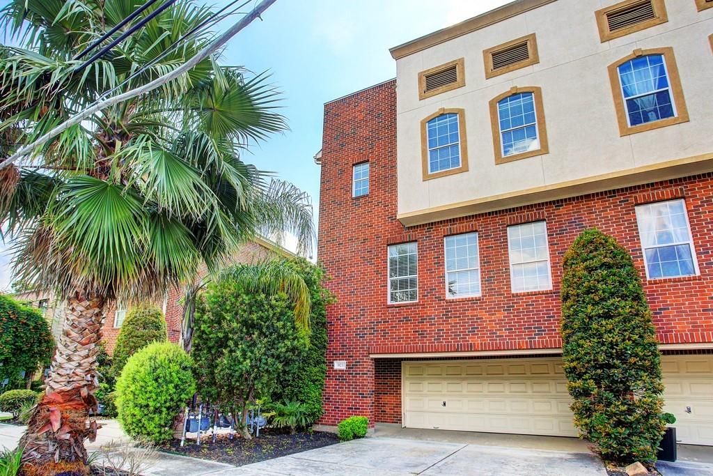 Photo of 923 Birdsall Street, Houston, TX 77007 (MLS # 79118850)