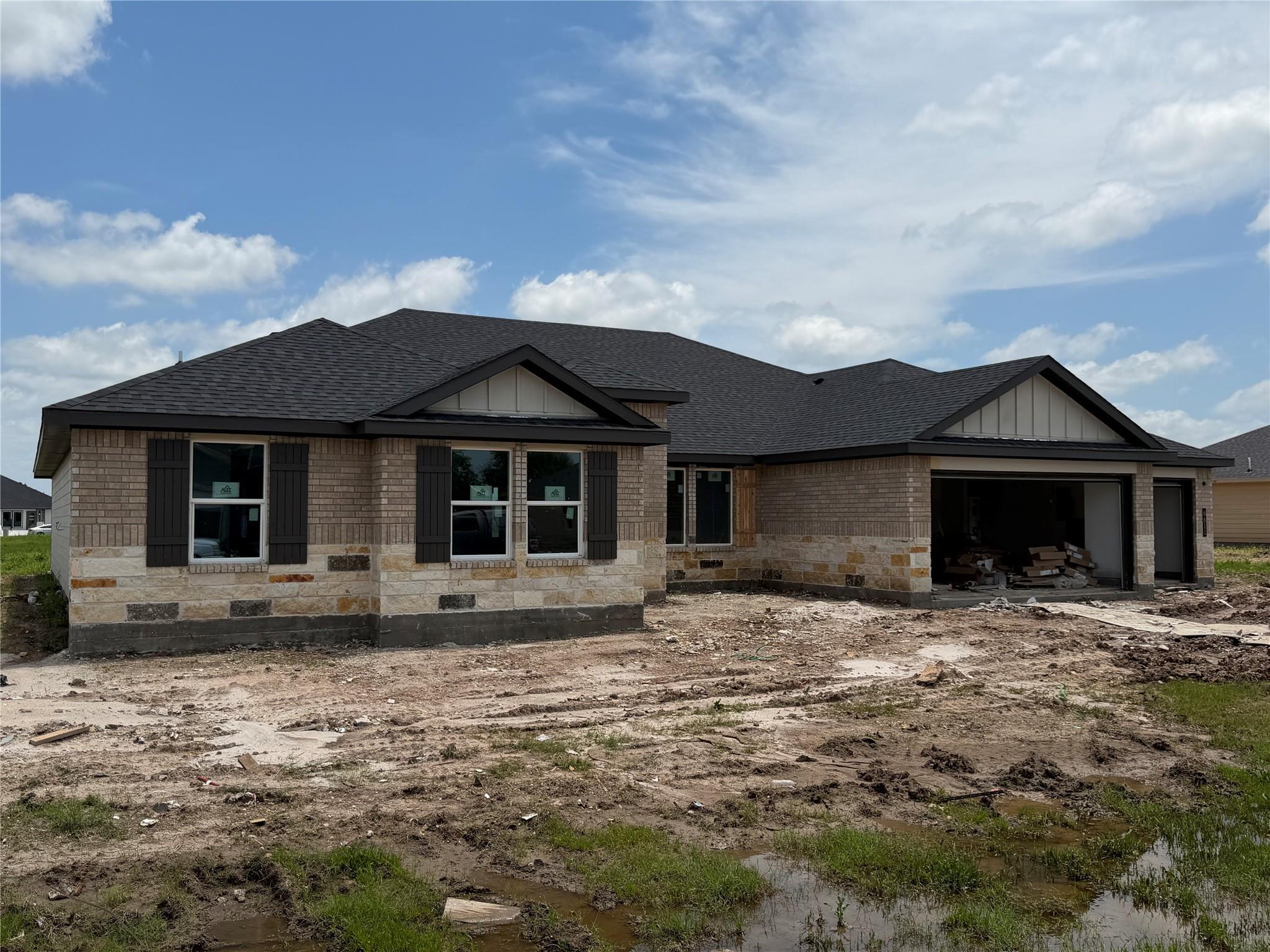6611 Kingfisher Lane