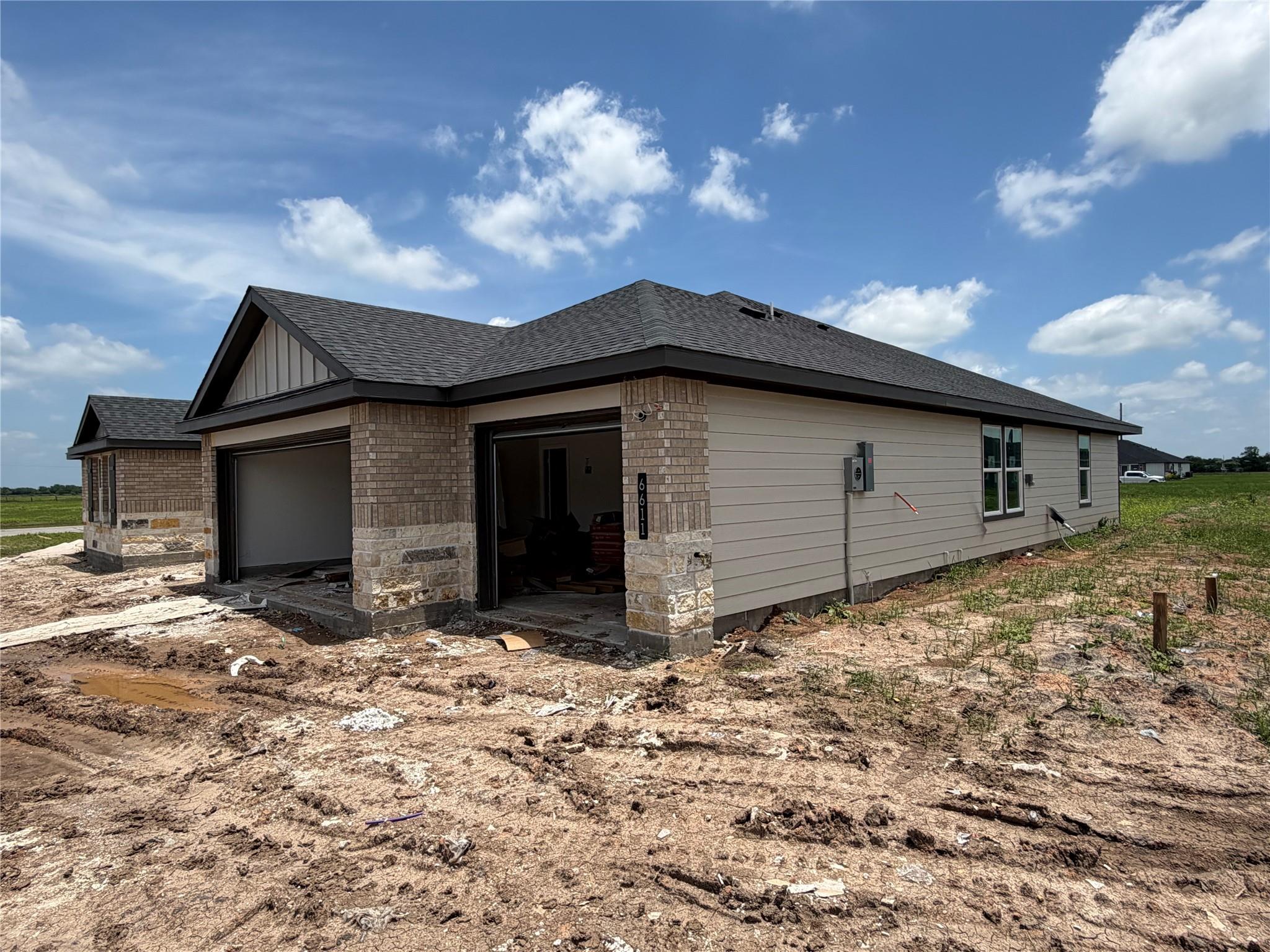 6611 Kingfisher Lane