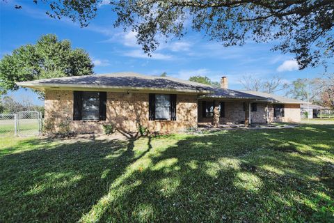 Photo of 1523 E Morris Street E, Madisonville, TX 77864 (MLS # 69275340)