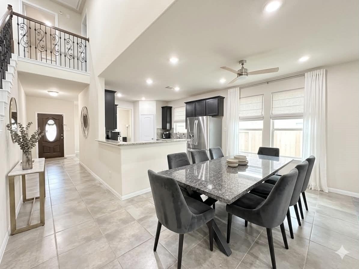 1247 S Maple Drive