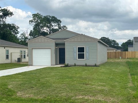 Photo of 2520 18th Street, Hempstead, TX 77445 (MLS # 74985807)