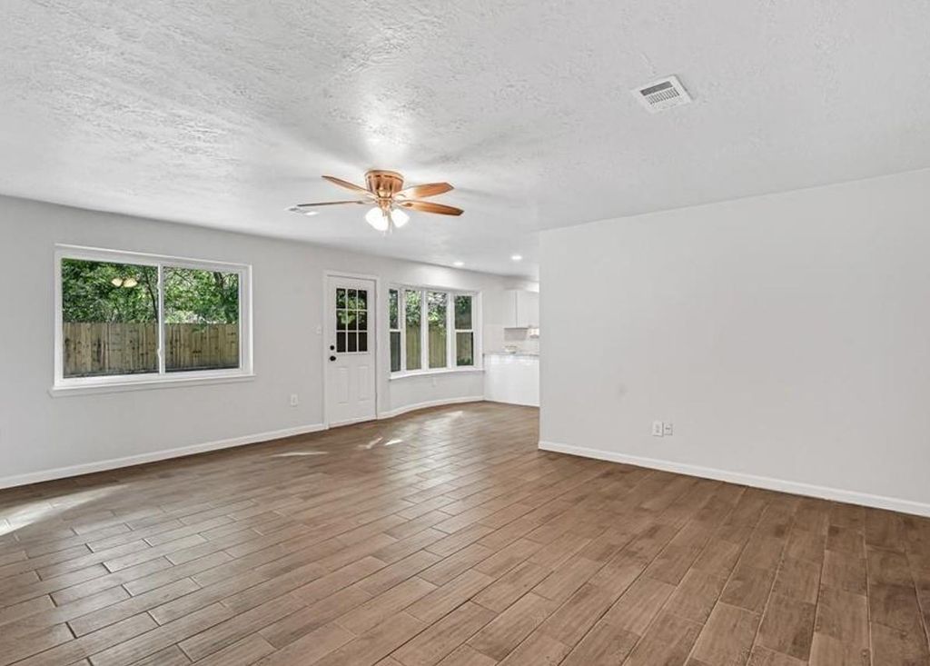 Photo of 16314 Forest Bend Avenue, Friendswood, TX 77546 (MLS # 34748644)