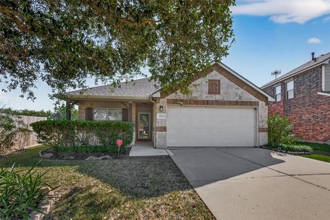 Photo of 13002 Trail Manor Drive, Pearland, TX 77584 (MLS # 65123531)