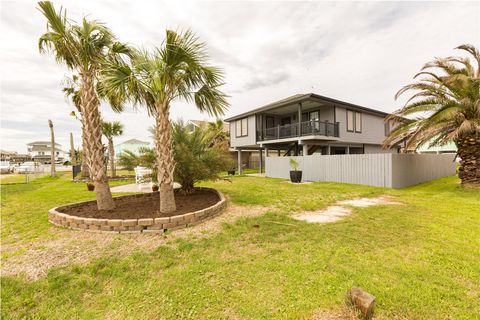 Photo of 16631 Trinidad Way Way, Jamaica Beach, TX 77554 (MLS # 83035130)