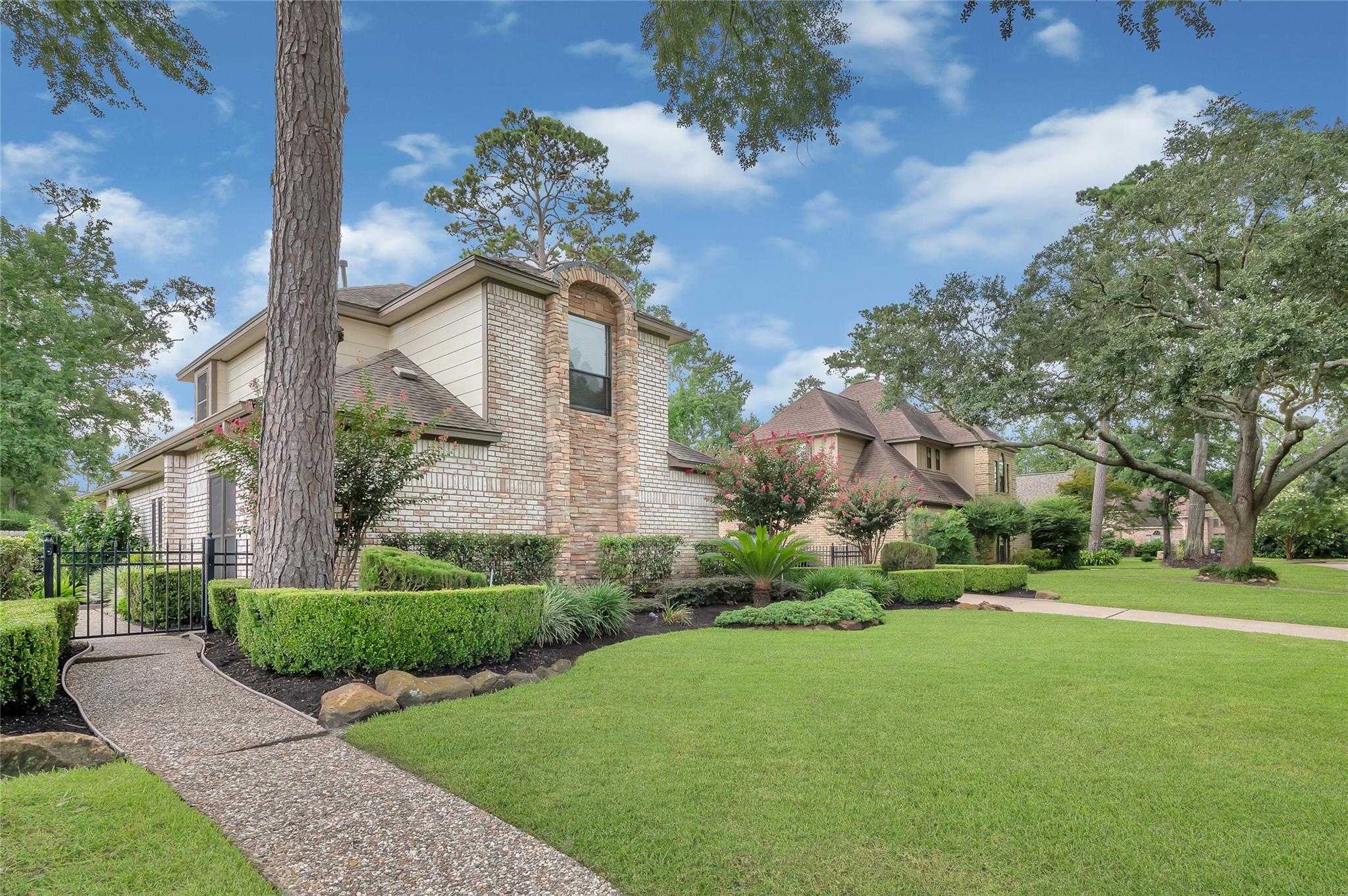 7526 17th Green Drive