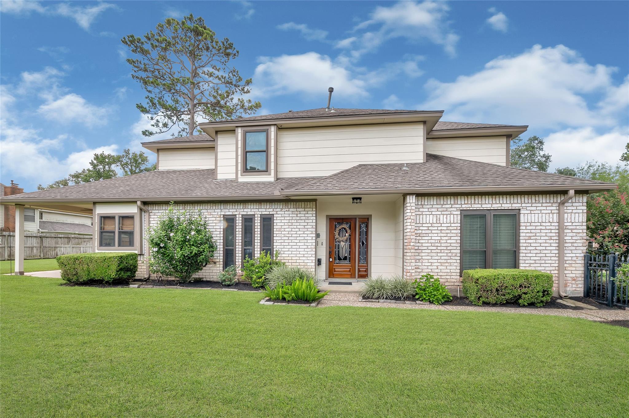 7526 17th Green Drive