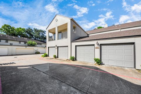 Tiny photo for 2468 Bering Drive, Houston, TX 77057 (MLS # 88943834)