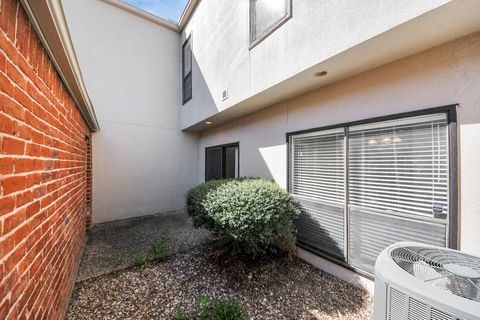 Tiny photo for 2468 Bering Drive, Houston, TX 77057 (MLS # 88943834)