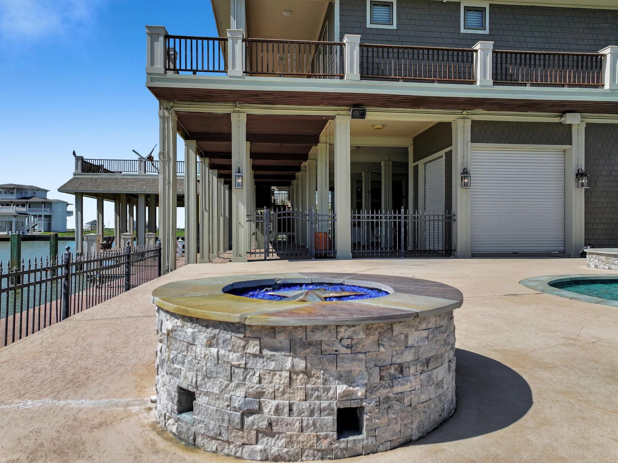 Crystal Beach, Texas, 77650, United States, 3 Bedrooms Bedrooms, ,6 BathroomsBathrooms,Residential,Active,2032891