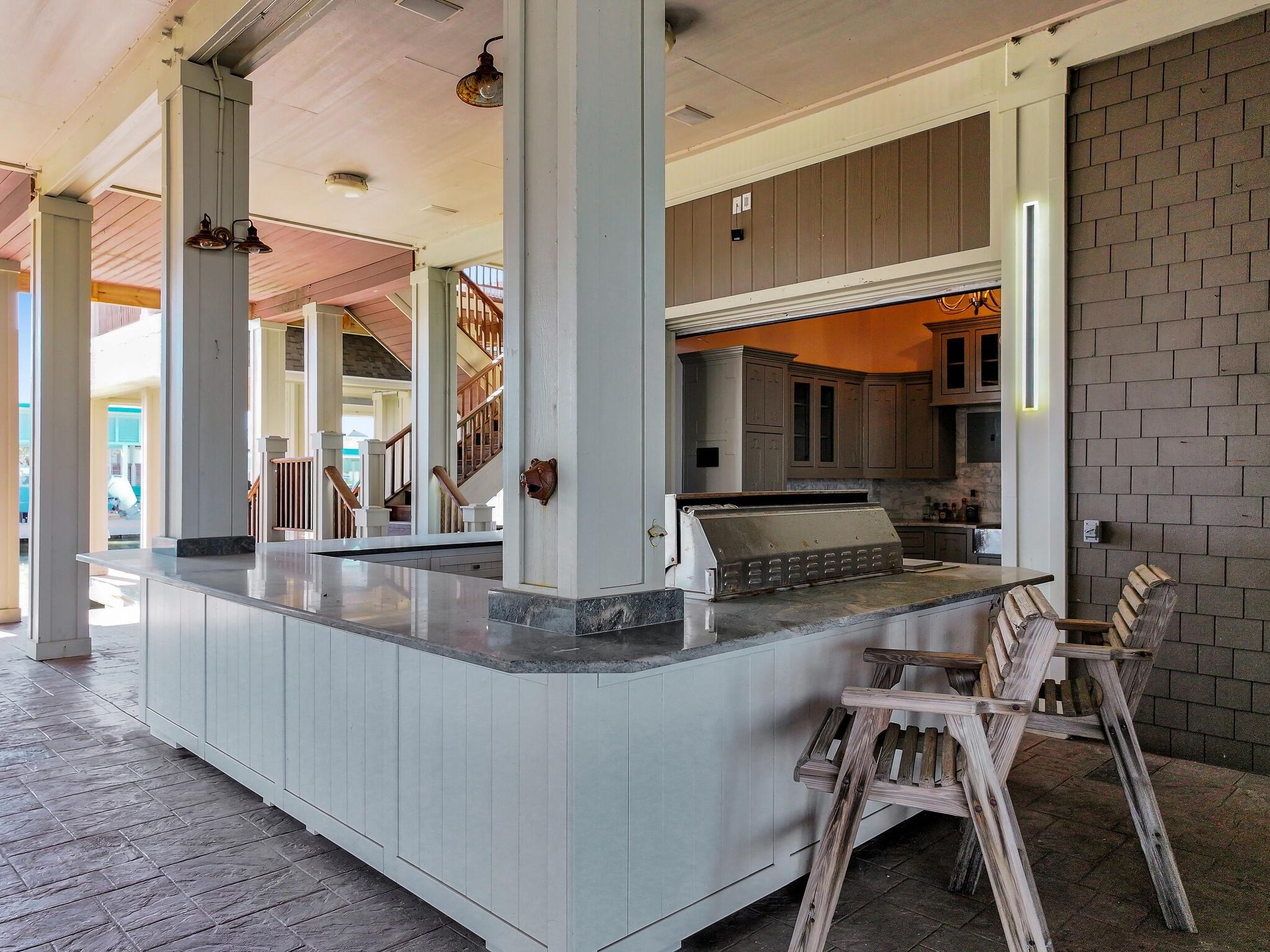 Crystal Beach, Texas, 77650, United States, 3 Bedrooms Bedrooms, ,6 BathroomsBathrooms,Residential,Active,2032891