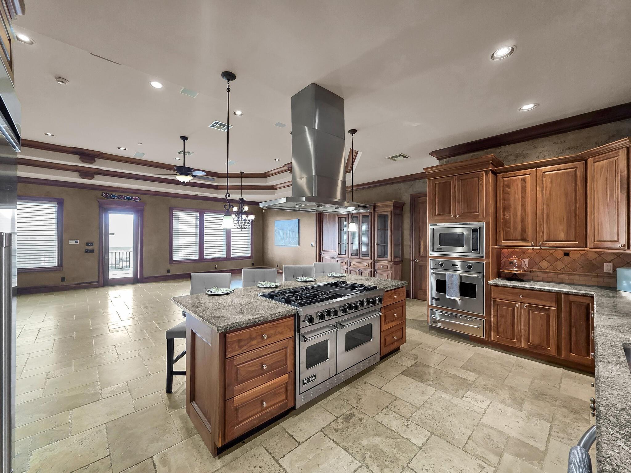 Crystal Beach, Texas, 77650, United States, 3 Bedrooms Bedrooms, ,6 BathroomsBathrooms,Residential,Active,2032891
