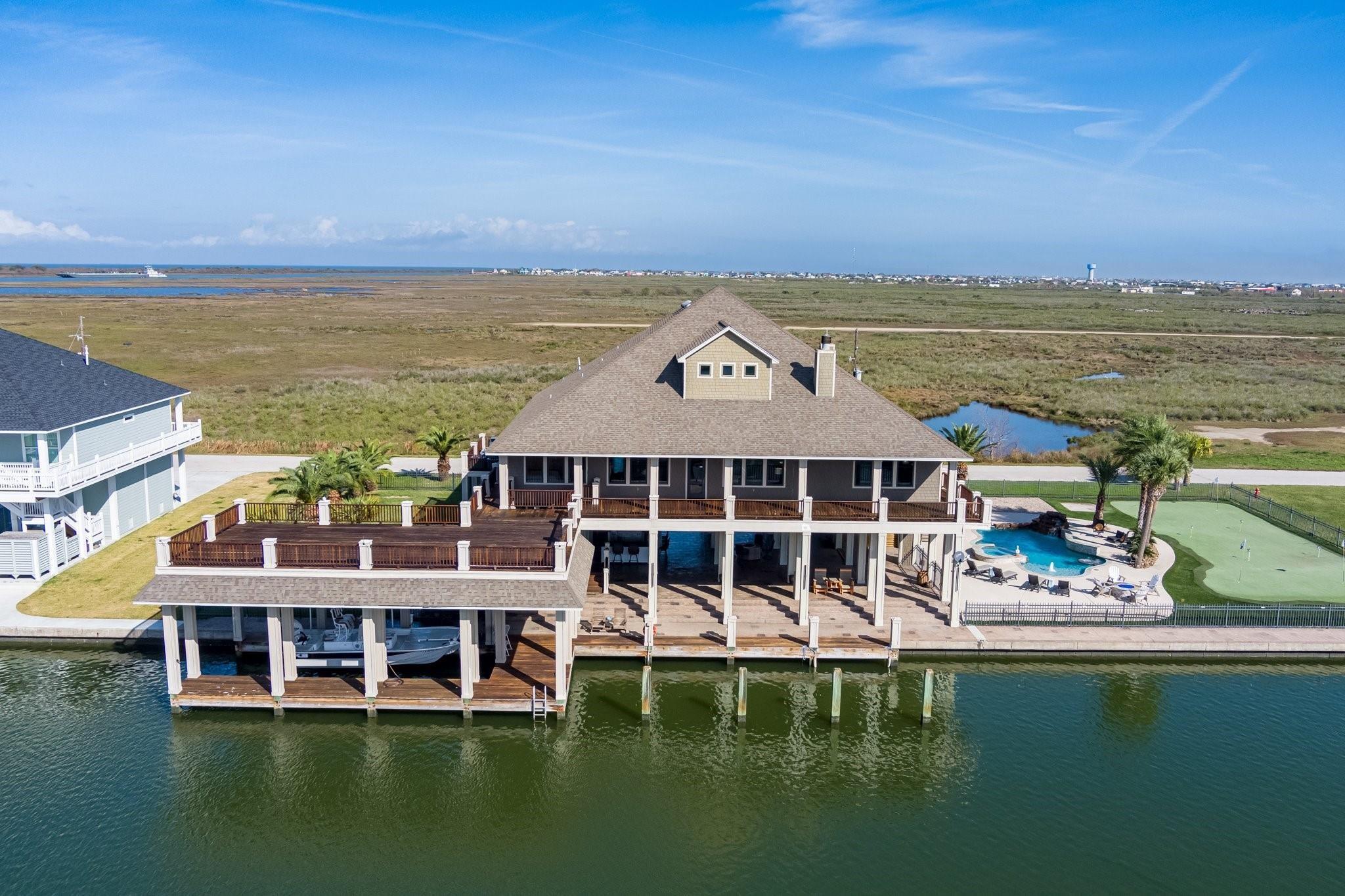 Crystal Beach, Texas, 77650, United States, 3 Bedrooms Bedrooms, ,6 BathroomsBathrooms,Residential,Active,2032891