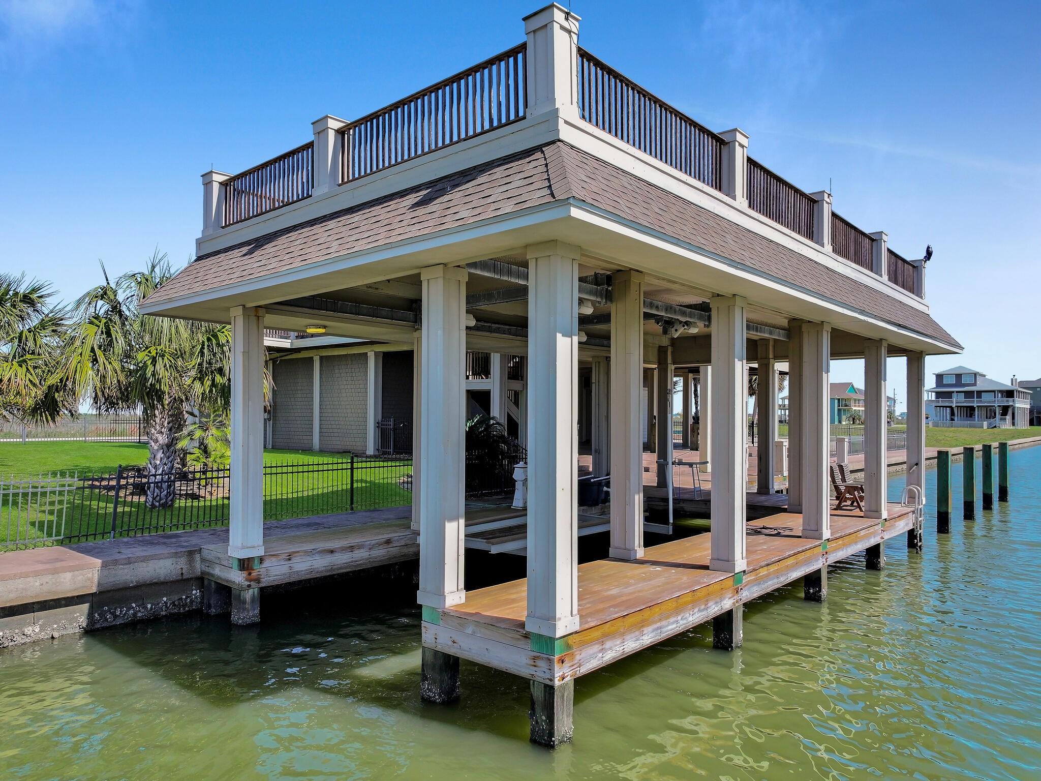 Crystal Beach, Texas, 77650, United States, 3 Bedrooms Bedrooms, ,6 BathroomsBathrooms,Residential,Active,2032891