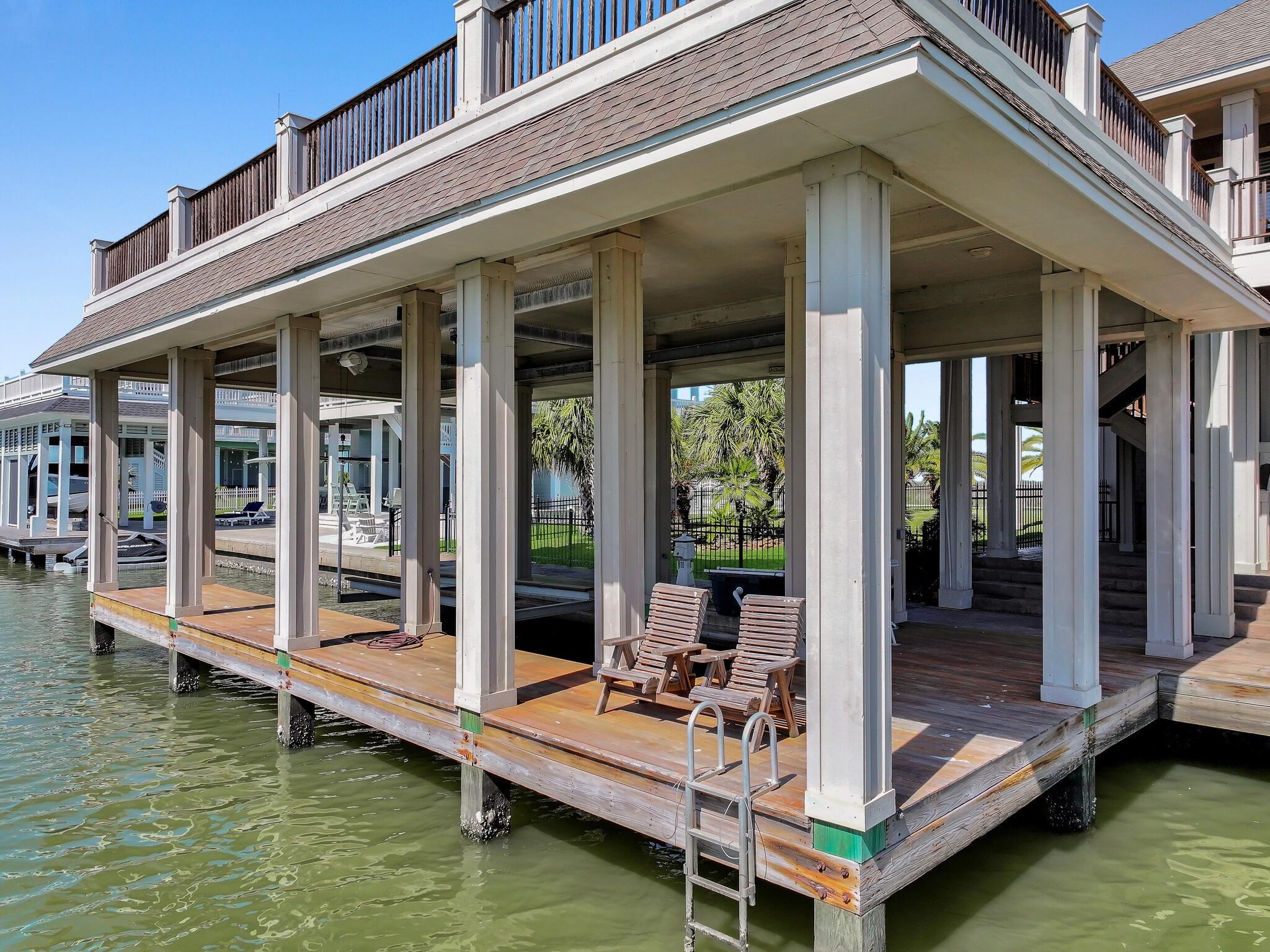 Crystal Beach, Texas, 77650, United States, 3 Bedrooms Bedrooms, ,6 BathroomsBathrooms,Residential,Active,2032891