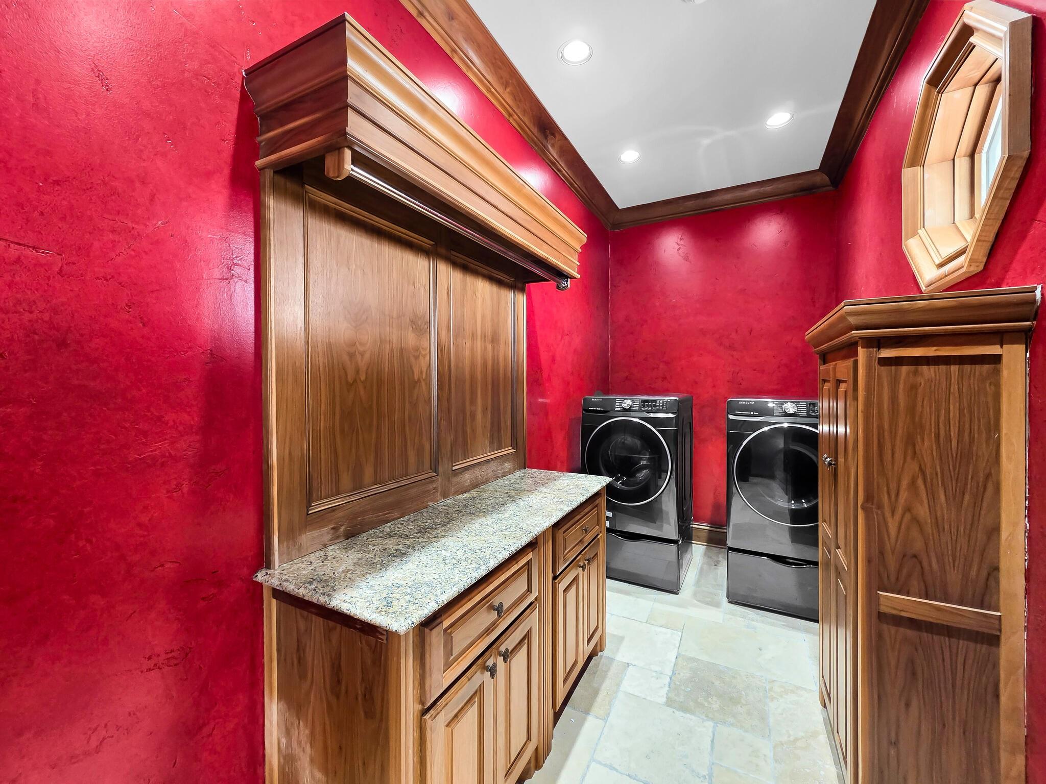 Crystal Beach, Texas, 77650, United States, 3 Bedrooms Bedrooms, ,6 BathroomsBathrooms,Residential,Active,2032891
