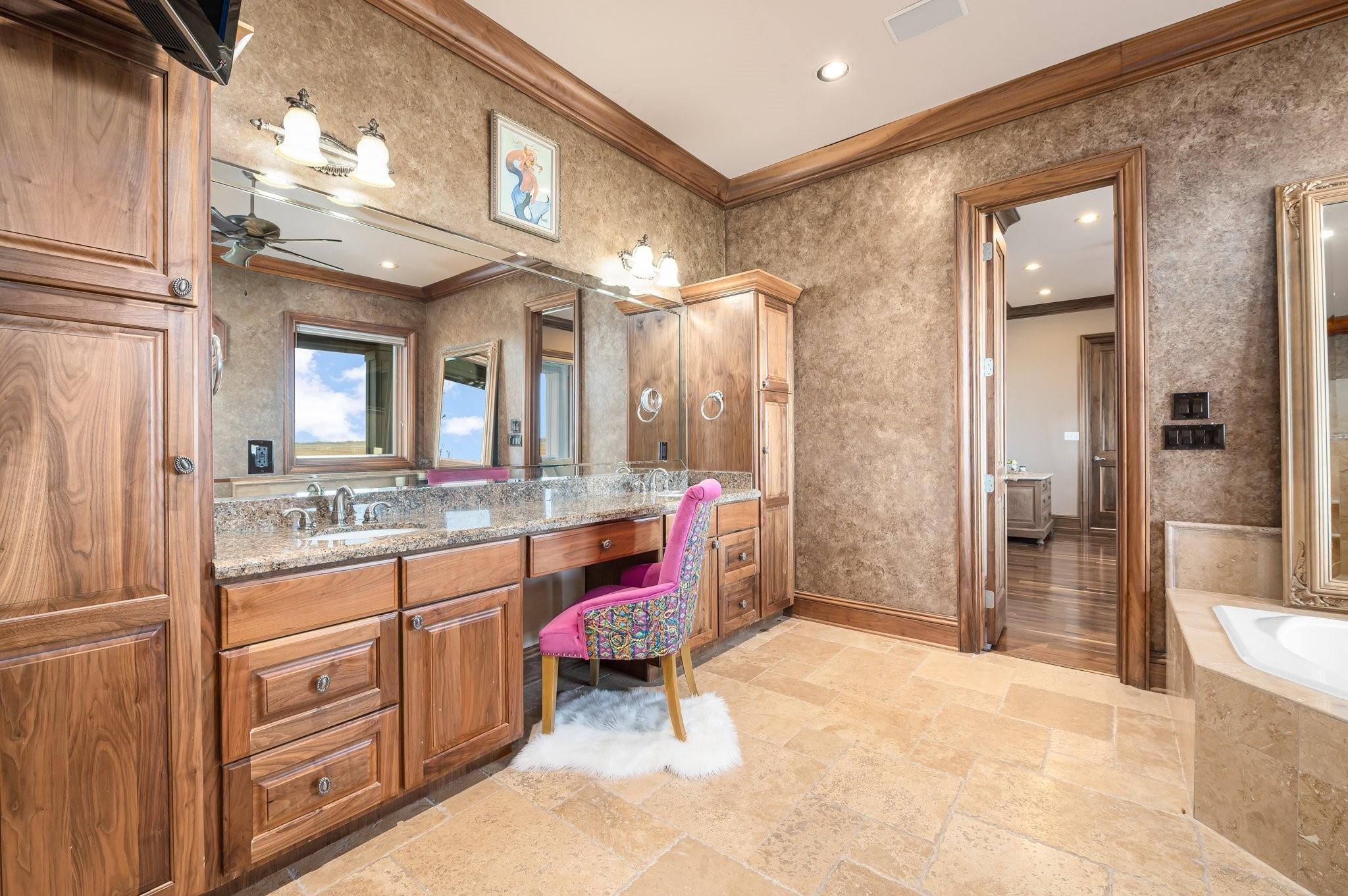 Crystal Beach, Texas, 77650, United States, 3 Bedrooms Bedrooms, ,6 BathroomsBathrooms,Residential,Active,2032891
