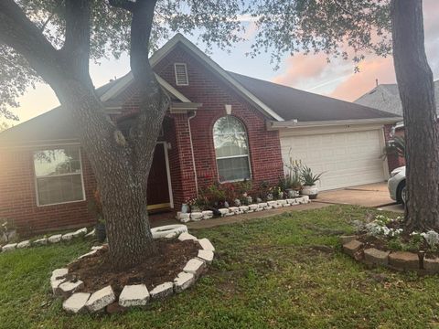 Photo of 11126 Riverbank Ridge Lane, Houston, TX 77089 (MLS # 35331384)