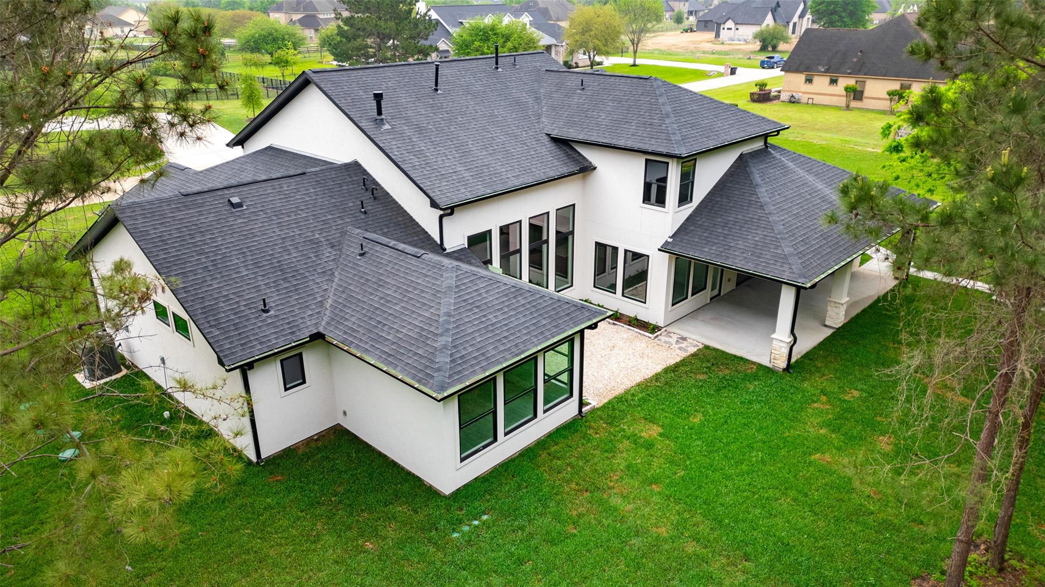 22420 Meadowhurst Circle W