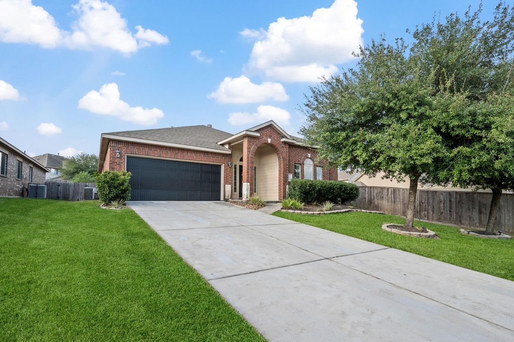 Photo of 22050 Mission Canyon Lane, Porter, TX 77365 (MLS # 55557236)