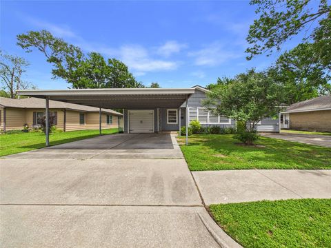 Photo of 825 Grove Street, Deer Park, TX 77536 (MLS # 51278284)