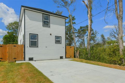 Photo of 8713 Southwark Street #A, Houston, TX 77028 (MLS # 43892415)