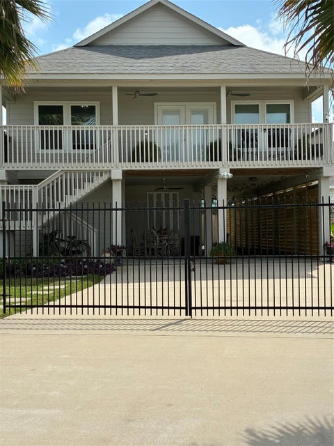 Photo of 246 Debbie Lane, San Leon, TX 77539 (MLS # 33080503)