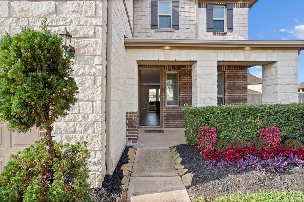 Photo of 14112 Wedgewood Lakes Court, Pearland, TX 77584 (MLS # 35310870)