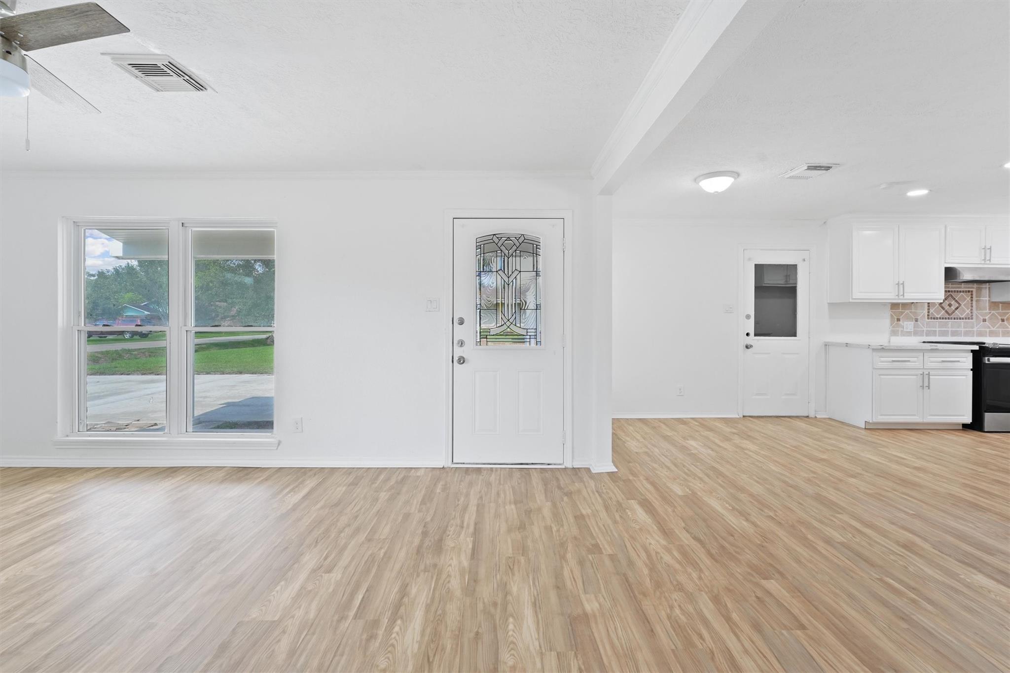 606 Meadowlawn Street