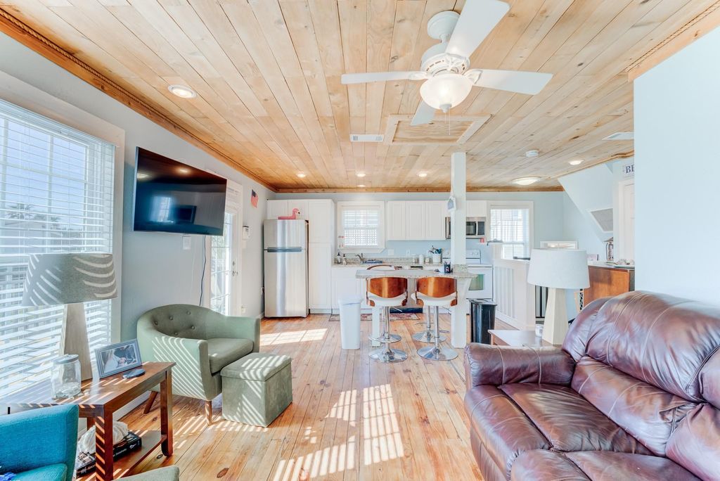 Photo of 4211 Surf Drive, Galveston, TX 77554 (MLS # 55067022)