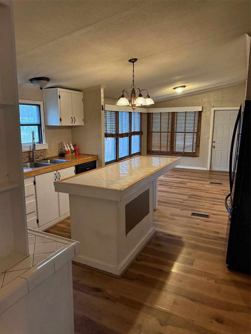 Photo of 2611 Lilac Street, Pasadena, TX 77503 (MLS # 78852702)