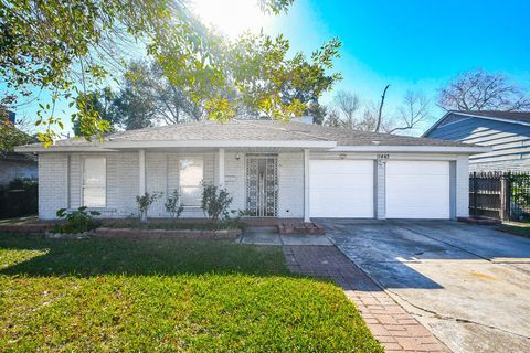 Photo of 11443 Newbrook Drive, Houston, TX 77072 (MLS # 46091111)