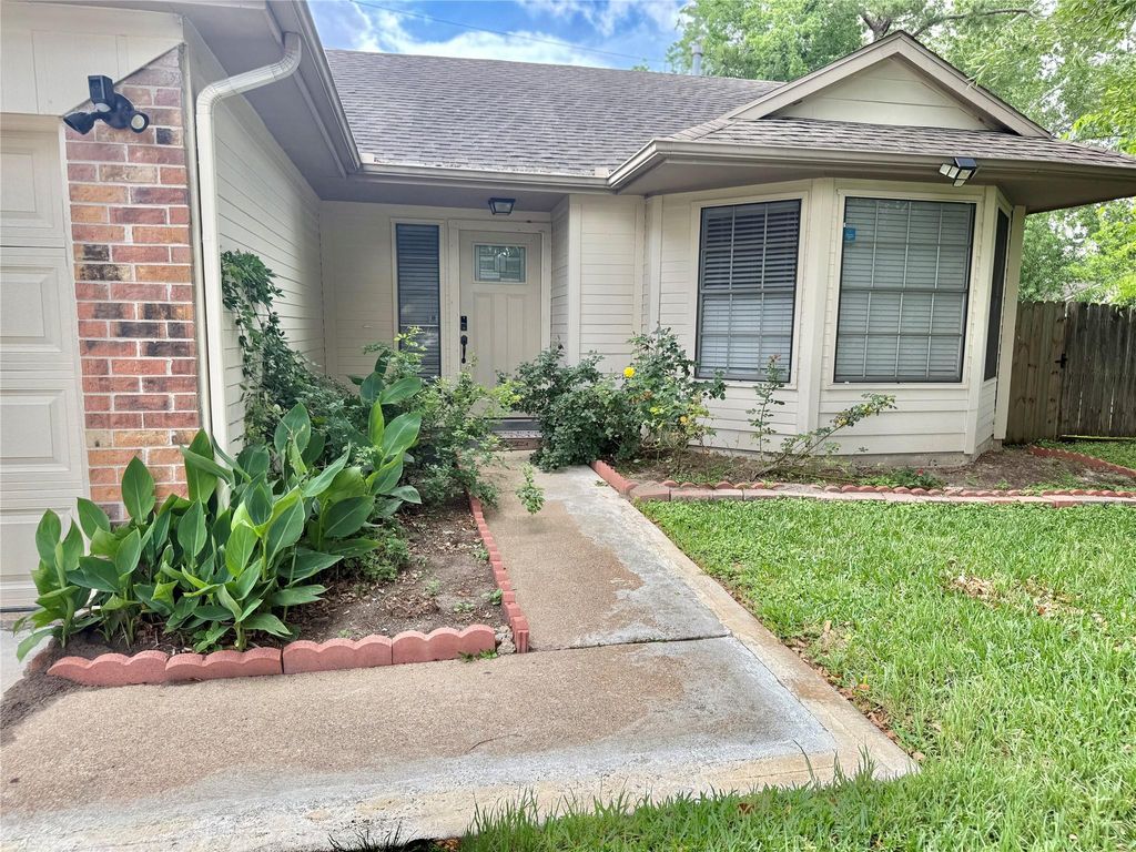Photo of 13318 Ascot Glen Lane, Houston, TX 77082 (MLS # 31847530)