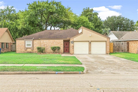 Homes For Rent - 5927 Bihia Forest Drive<br/> Houston, TX 77088