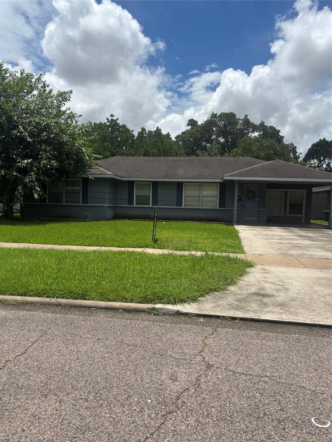 4713 Saxon Street