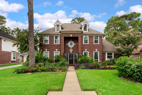 Photo of 16803 Chewton Glen Street, Tomball, TX 77377 (MLS # 80729171)