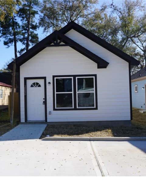 Photo of 10090 Calendar Street, Willis, TX 77318 (MLS # 21998193)